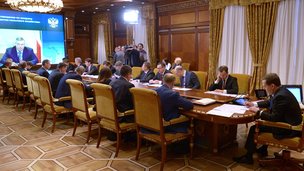 Курский губернатор попросил Медведева выделить для АПК больше денег