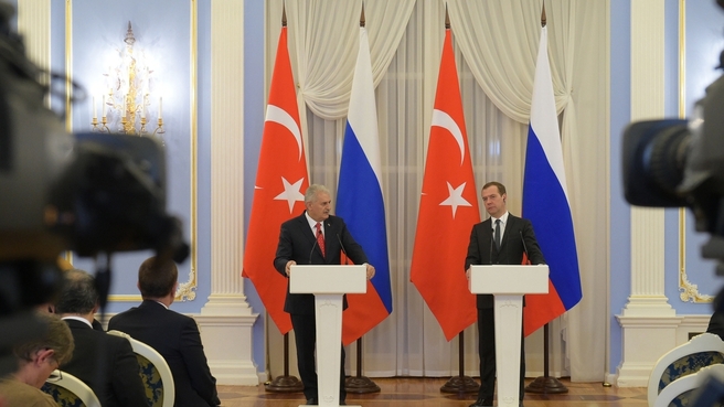 Пресс-конференция Дмитрия Медведева и Бинали Йылдырыма по итогам переговоров
